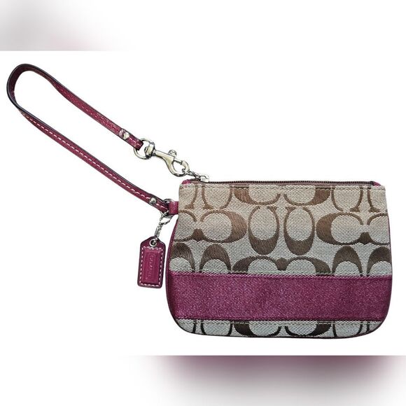 Coach Signature Crossgrain Wristlet, New With Out Tags - Picture 1 of 5